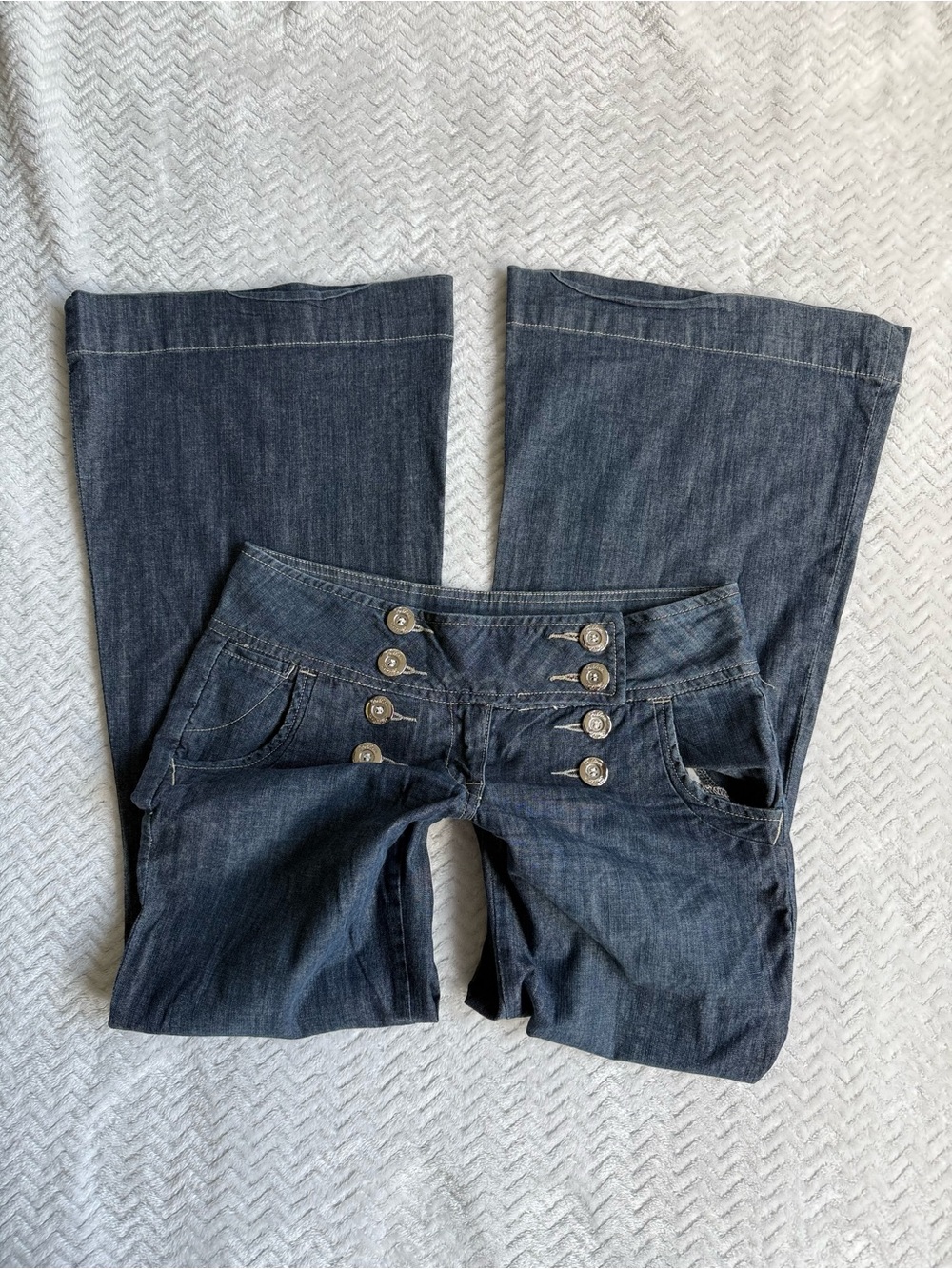 Y2K 2000s Low/Mid Rise Flare Jeans Size 7